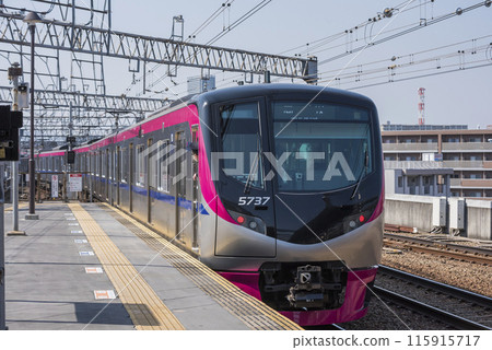 京王線，開往新宿的列車，高畠不動站，京王5000系列，京王線，開往新宿的列車，轉發列車 115915717
