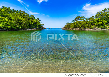 Coastal scenery in early summer on the Tango Peninsula in Kyoto 115917658