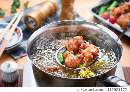 【烹飪場景】炸雞塊 115921175