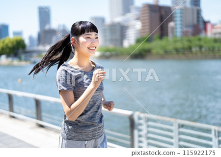 慢跑的女人 115922175