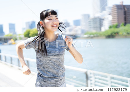 慢跑的女人 115922179