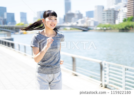 慢跑的女人 115922180