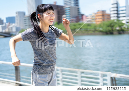 慢跑的女人 115922215