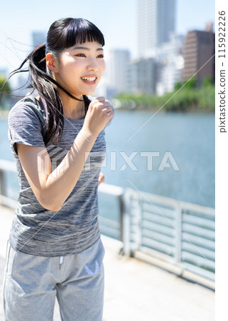 慢跑的女人 115922226