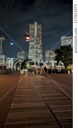 Night view of Yokohama Landmark Tower 115922973