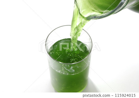 新鮮的綠汁 115924015