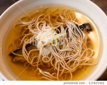 新鮮的蕎麥麵 115925442