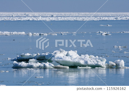 Drift ice on the Notsuke Peninsula in winter Drift ice on the Notsuke Peninsula in winter 115926162