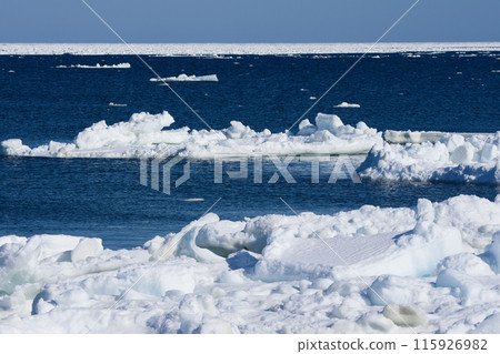 冬季野付半島的流冰 115926982