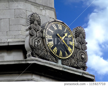 Clock in the sky 115927710