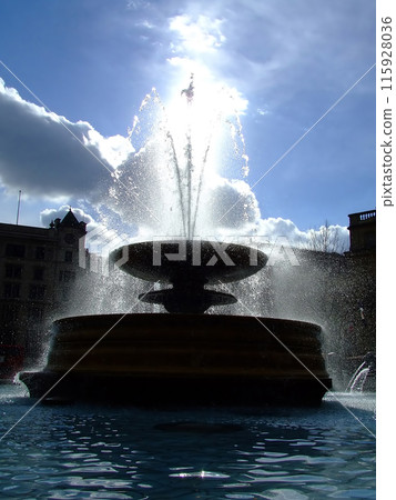 London fountain London fountain 115928036