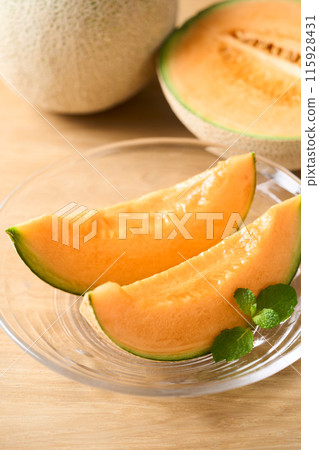 Sliced red flesh melon: Asahi melon from Hokkaido 115928431