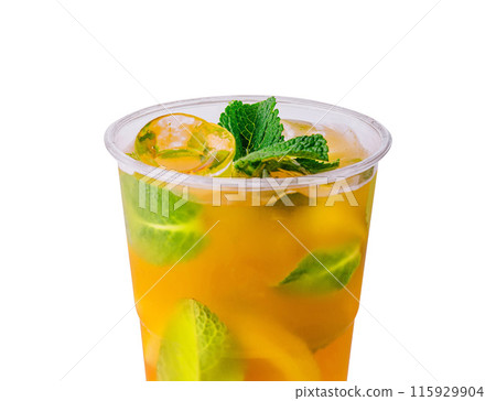 Fresh iced tea with citrus and mint 115929904