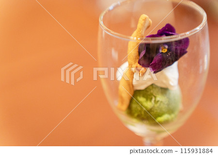 Stylish dessert in a glass 115931884