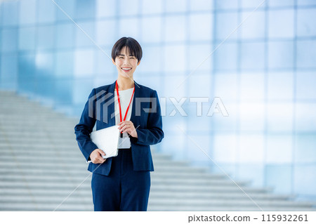 Young business woman in the office Young business woman in the office 115932261