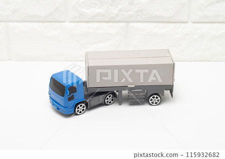 Miniature semi-trailer 115932682
