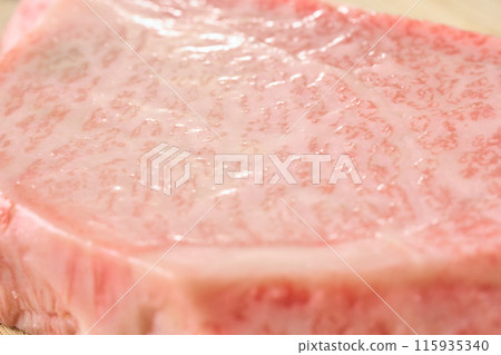 生牛肉的特寫 115935340