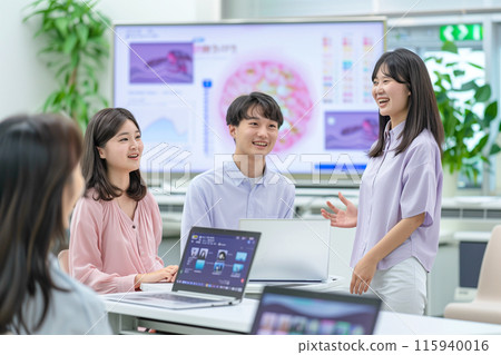 Psychology students studying psychology_2 Psychology students studying psychology_2 115940016