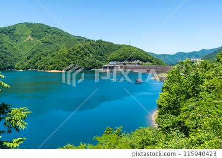 Clear blue sky and the view of Kuzuryu Dam | Dam image | Dam lake image ~ Ono City, Fukui Prefecture 115940423