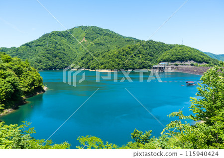 Clear blue sky and the view of Kuzuryu Dam | Dam image | Dam lake image ~ Ono City, Fukui Prefecture 115940424