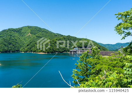 Clear blue sky and the view of Kuzuryu Dam | Dam image | Dam lake image ~ Ono City, Fukui Prefecture 115940425