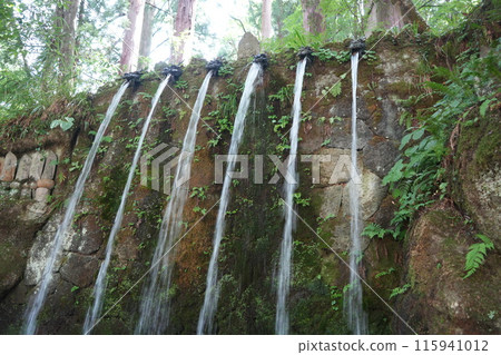 Splashing water from the waterfall - Rokuhontaki Falls at Nissekiji Temple 2 115941012