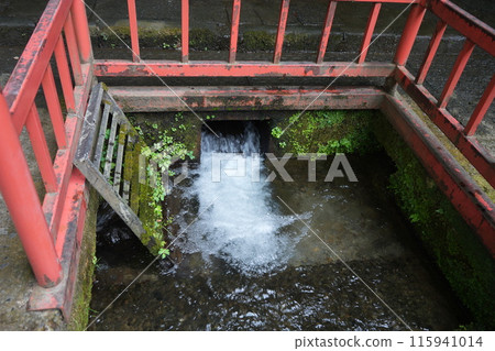 Splash from the waterfall - Roppontaki waterfall at Nissekiji temple 4 115941014