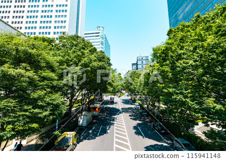 穿過綠樹成蔭的新宿副中心的辦公區 2024.06 A-3 冷色 穿過綠樹成蔭的新宿副中心的辦公區 2024.06 A-3 冷色 115941148