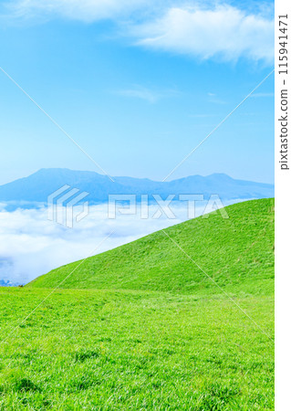 熊本縣阿蘇市初夏從大觀峰看到的雲海和風景 115941471