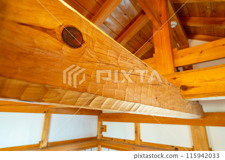 白川小峰城三重樓的大樑、喬納、琉璃花紋、名栗型、裝飾文化、琉璃文化 115942033