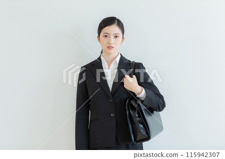 Women in recruitment suits Freshers Female college students 115942307