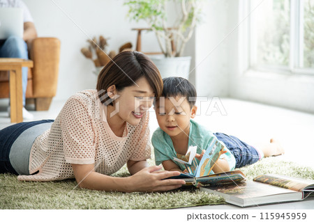Reading with parents and children Living room Reading with parents and children Living room 115945959