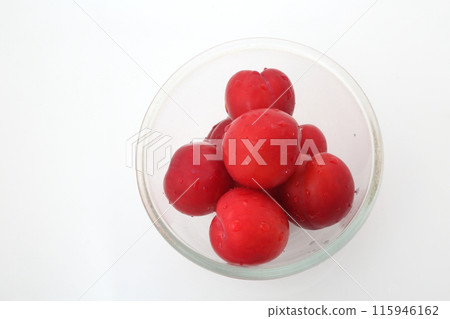 Oishi Plum Glass Bowl Overhead View 115946162