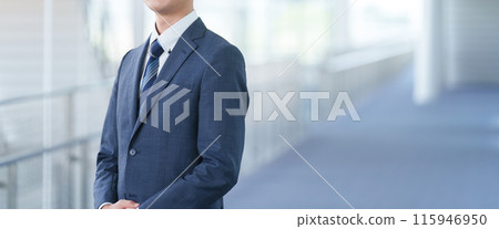 Business people working in the office Business people working in the office 115946950