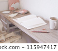 時尚的筆記本和筆，女性化的辦公桌內飾，配有淺色木紋 115947417