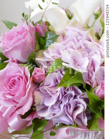 夏日花卉禮物繡球花的佈置 115948554