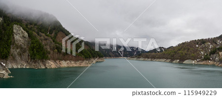 立山黑部阿爾卑斯山脈路線黑部水庫初夏全景 115949229