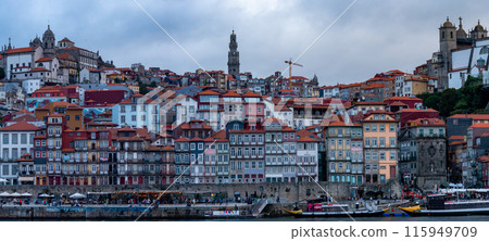 Scenery of the Douro River in the port city of Porto, Portugal 115949709