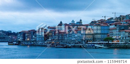 葡萄牙港口城市波爾圖的杜羅河景觀 葡萄牙港口城市波爾圖的杜羅河景觀 115949714