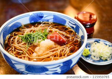 梅磨碎的蕎麥麵 115950765
