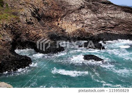A spectacular view of Nanatsugama Garden in Karatsu City, Saga Prefecture 115950829