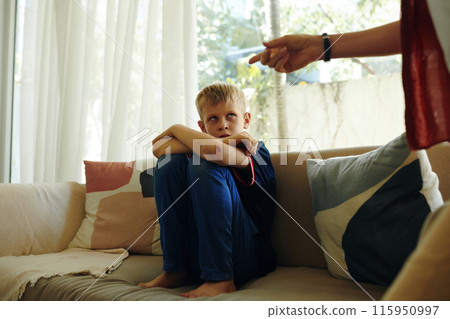 Son Having Seriously Conversation With His Mom 115950997