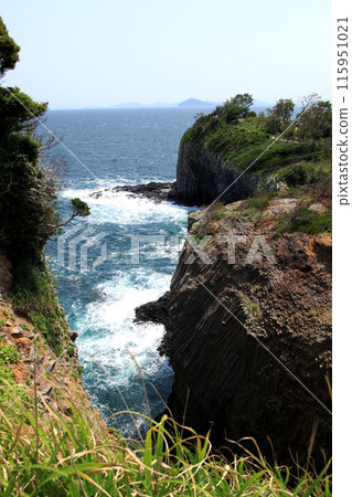A spectacular view of Nanatsugama Garden in Karatsu City, Saga Prefecture A spectacular view of Nanatsugama Garden in Karatsu City, Saga Prefecture 115951021
