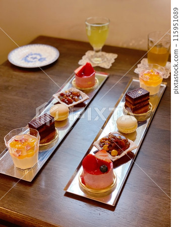 Cafe cake buffet 115951089