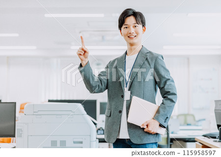 指著辦公室的商人 指著辦公室的商人 115958597