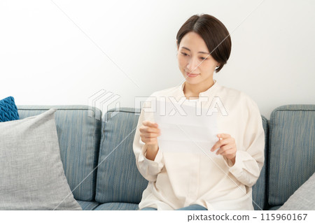 讀信的婦女 115960167