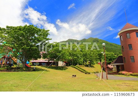 [Oita Prefecture] Guernsey Ranch and the Kuju Mountains on a sunny day 115960673