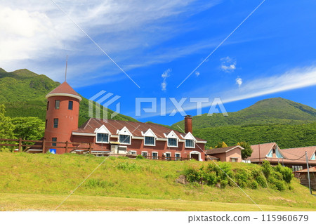 [Oita Prefecture] Guernsey Ranch and the Kuju Mountains on a sunny day 115960679