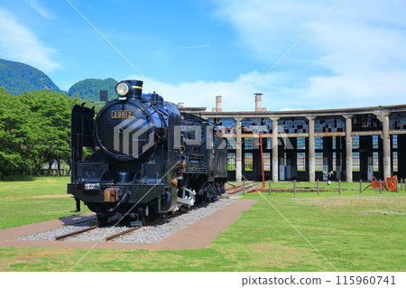 [大分縣] 陽光明媚的日子裡的舊豐後森機庫（鐵道遺產） 115960741