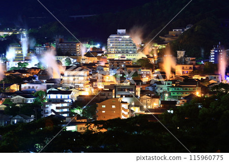 [Oita Prefecture] Kannawa Onsen night view of Yukemuri (Beppu Onsen) 115960775